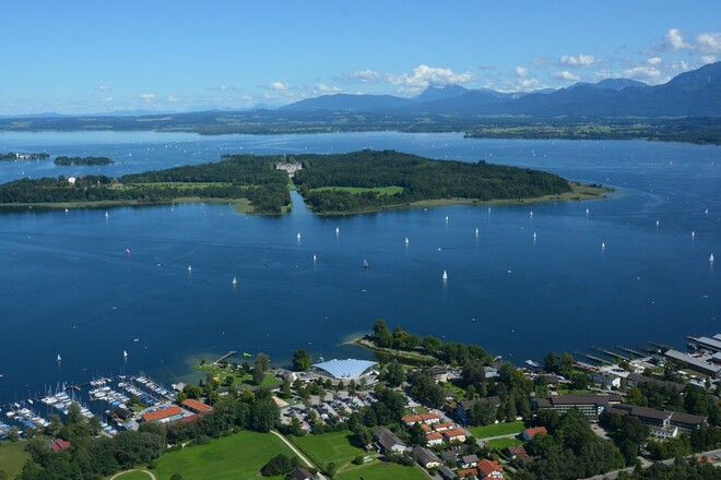 Prien mit Blick auf die Herreninsel