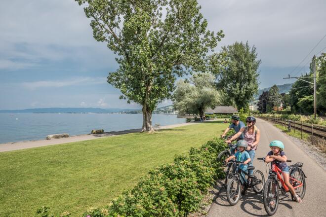 In Rorschach führt die Familenroute entlang des Bodensees und bietet eine wunderschöne Aussicht.