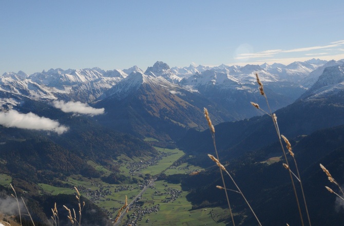 Blick vom Gipfel der Kanisfluh über Au und Schoppernau