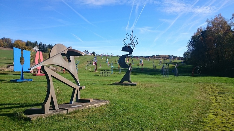 Skulpturen im Eisenpark Eisenbühl