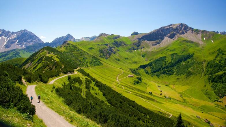 Auf dem Fürstina-Gina-Weg