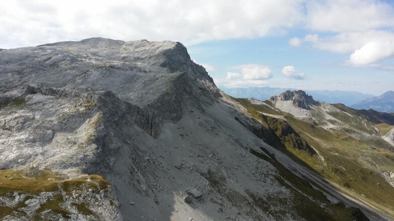 Rätschenfluh mit Blick vom Gafierjöchle
