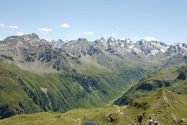 01 Auf Erich-Endriss-Weg überm Garneratal bei Madrisella