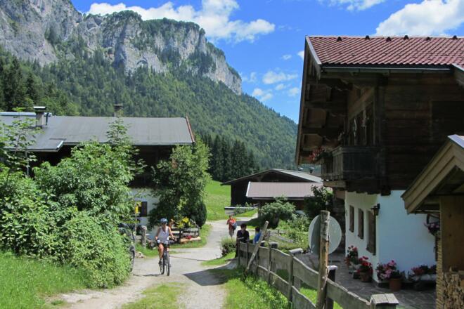 Im Hintergrund der Niederkaiser