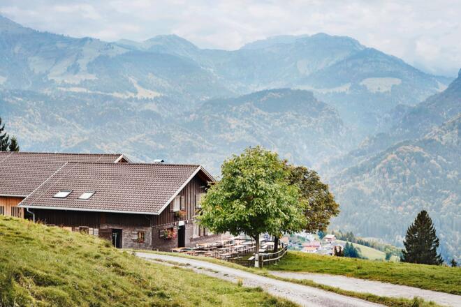 Alpe Schwende mit First im Hintergrund