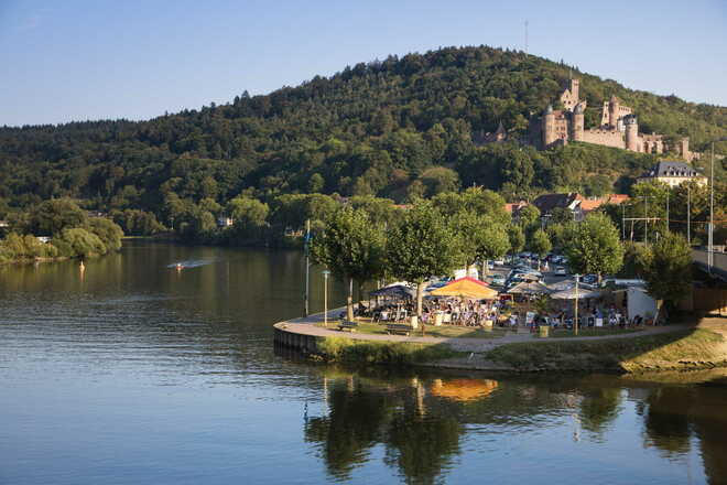 Stadtstrand und Burg Wertheim