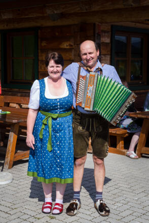 Elfi und Sepp freuen sich auf Euch