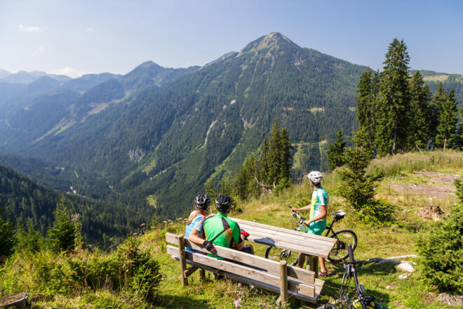 Steinwand Runde