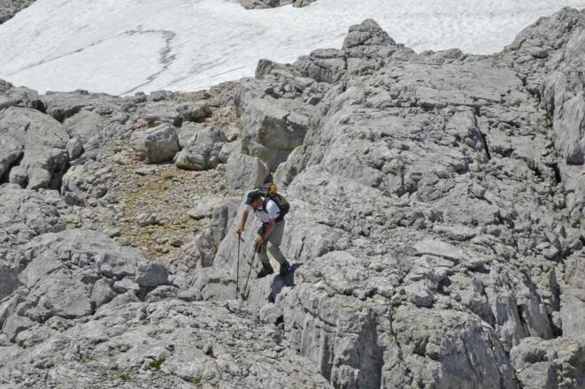 Karstspalten unter dem Kleinen Kraxenberg