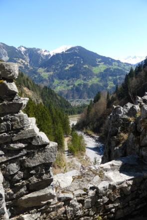 Blick von der Ruine Valkastiel