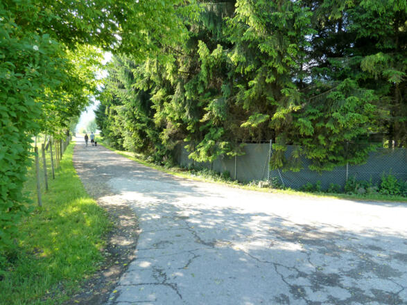 Eine kurze Schotterwegstrecke