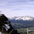 Gipfelkreuz ~900m, etwas unter dem Gipfel.