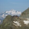 Hildesheimer Hütte mit Blick auf den höchsten Berg Tirols (Ötztaler Wildspitze)
