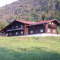 Berglandhaus im Sommer